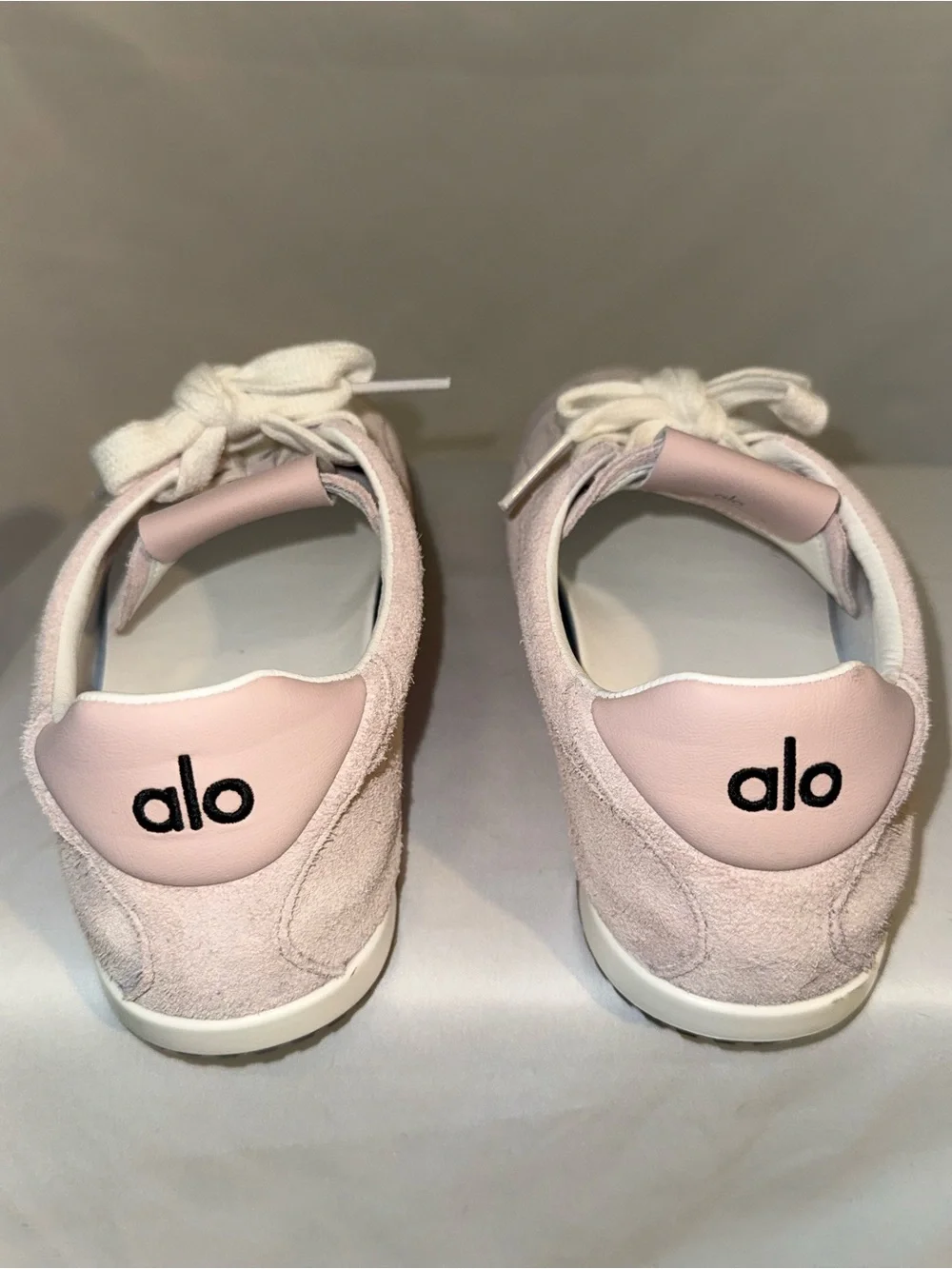 ALO + Jisoo Yoga Women's Bloom Pink Sunset Sneakers LE Size 7.5 Women’s